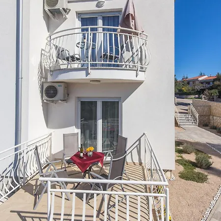 1 Bedroom In Krk 公寓 *