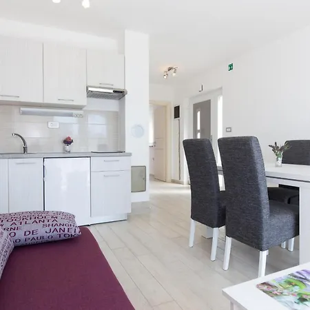 1 Bedroom In Krk 公寓