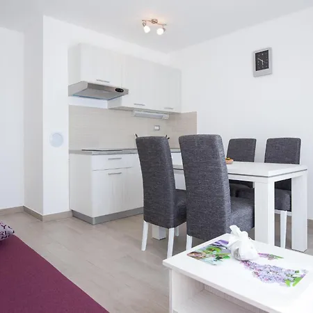 1 Bedroom In Krk Lägenhet Krk Town